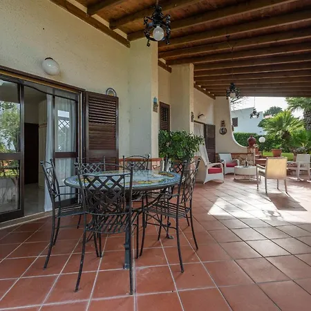 Azzurra Villa *